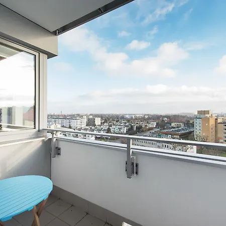 Aviator Modern 50 Apartment