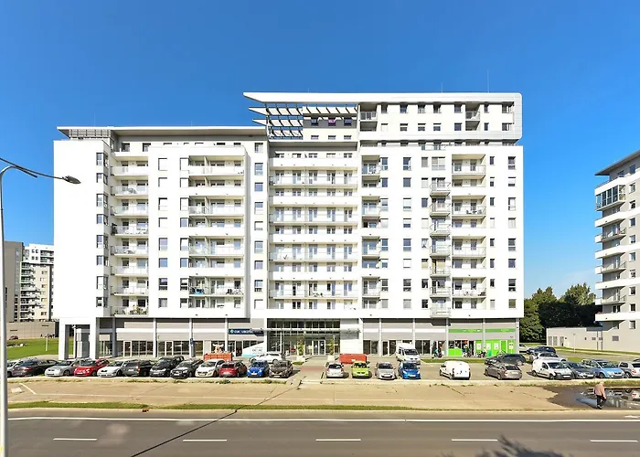 Aviator Modern 50 アパート